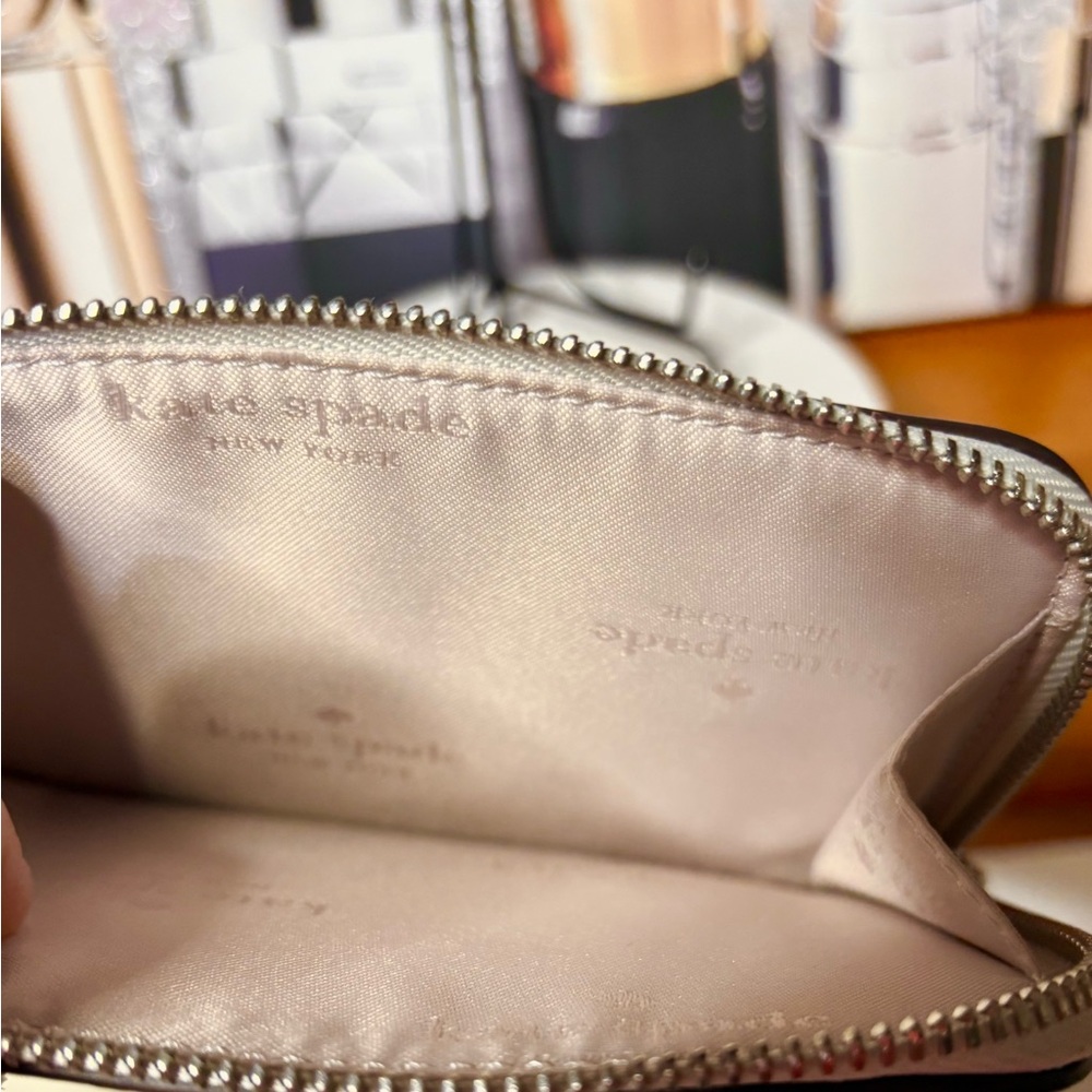 Kate Spade NWT Metallic Silver Wristlet Clutch - Picture 7 of 7